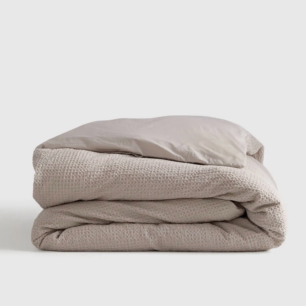 Brand new Quince Organic Cotton Luxe Honeycomb Duvet Cover King Cal King Sand